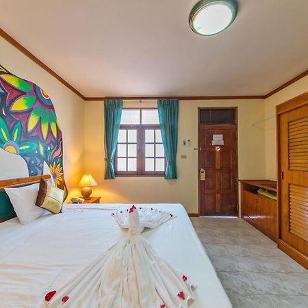 Panda Hotel Patong Extérieur photo