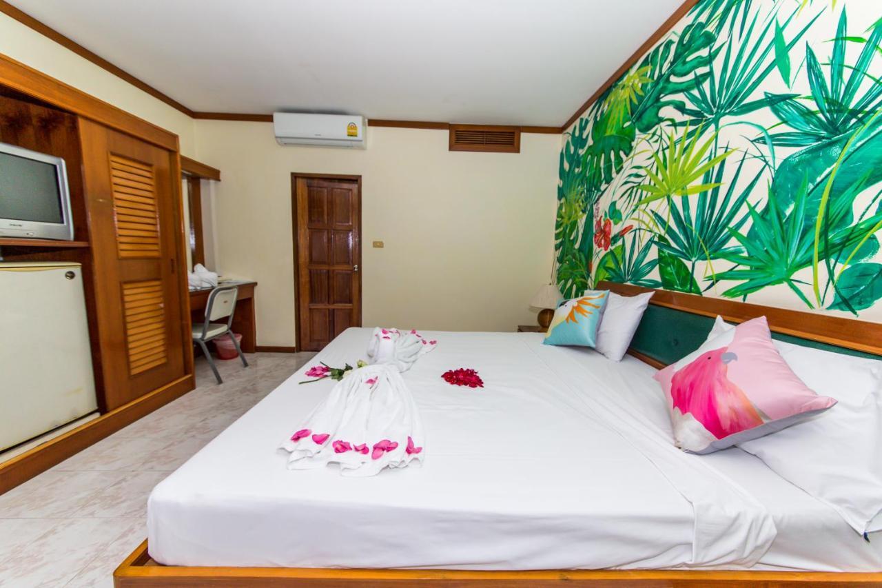 Panda Hotel Patong Extérieur photo