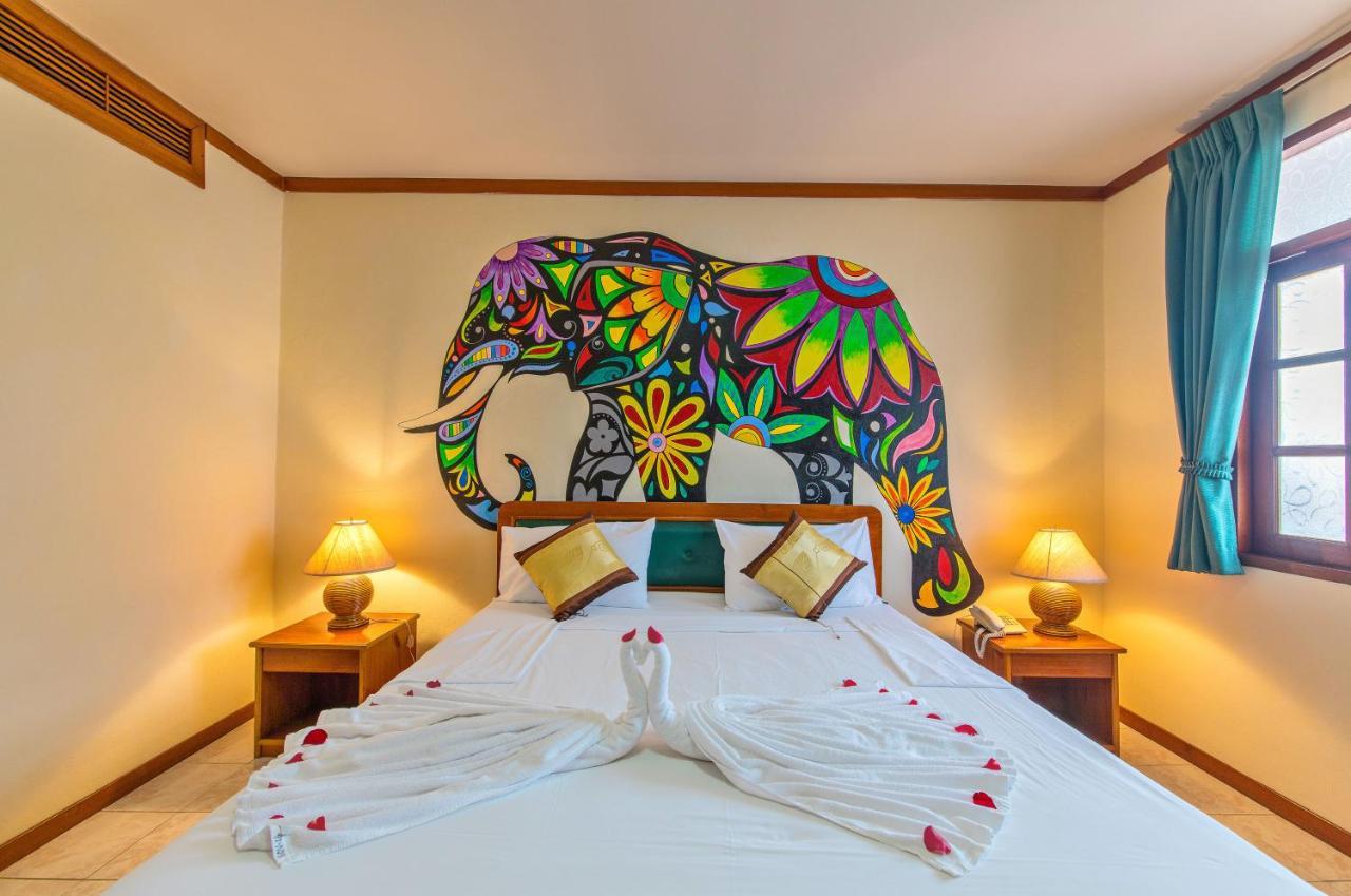 Panda Hotel Patong Extérieur photo