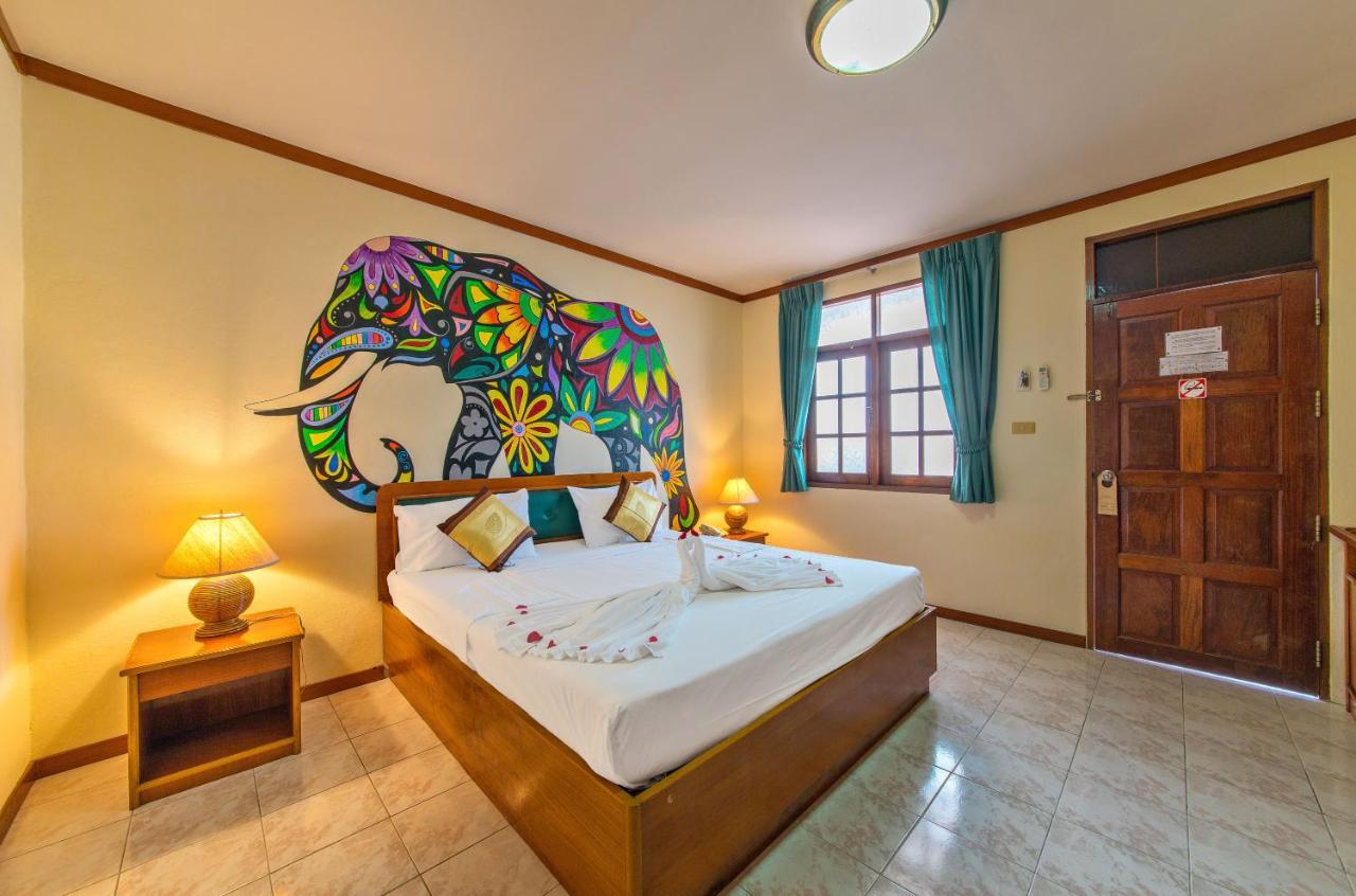 Panda Hotel Patong Extérieur photo